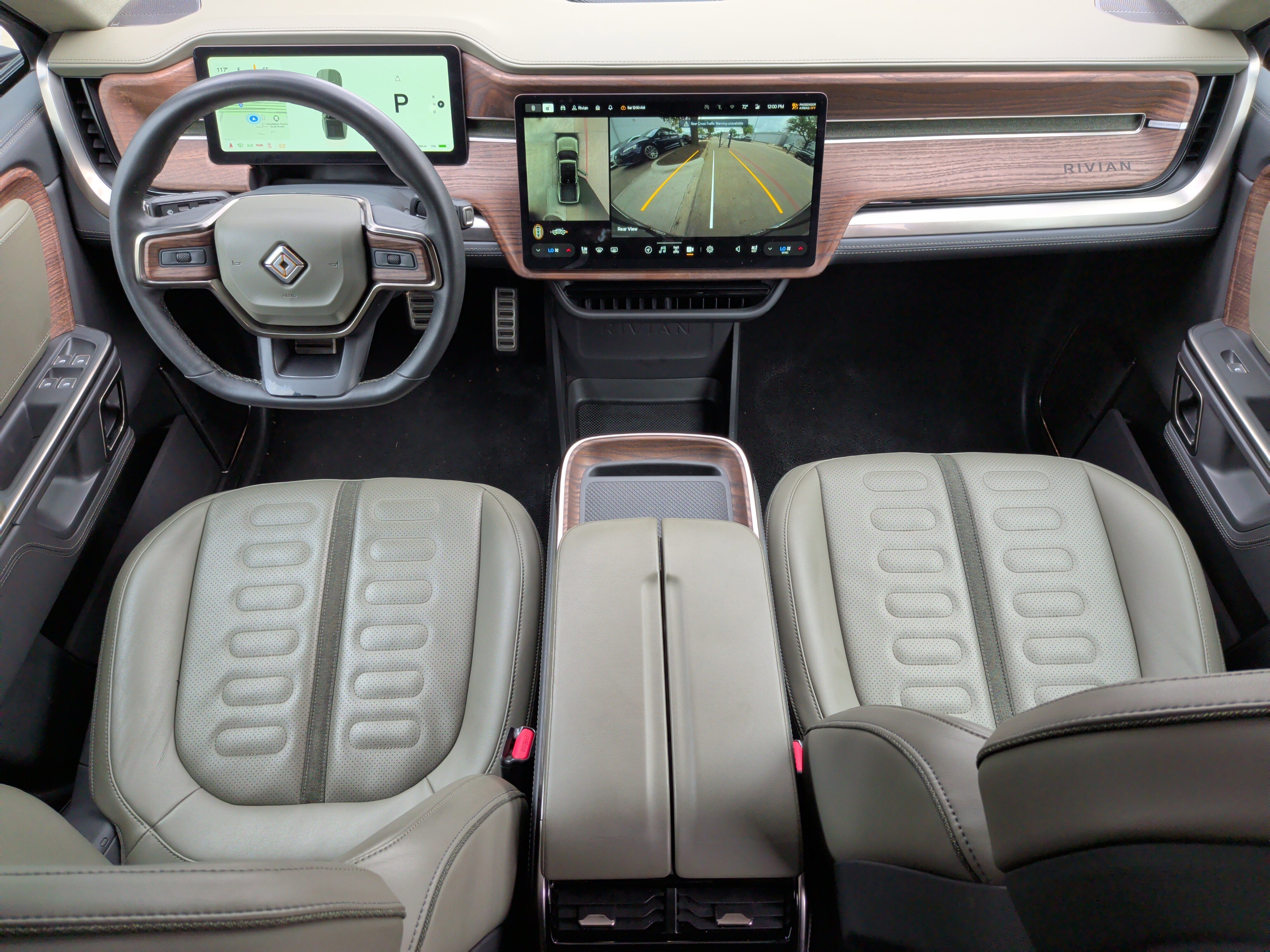 Used 2023 Rivian R1T Launch Edition image 30