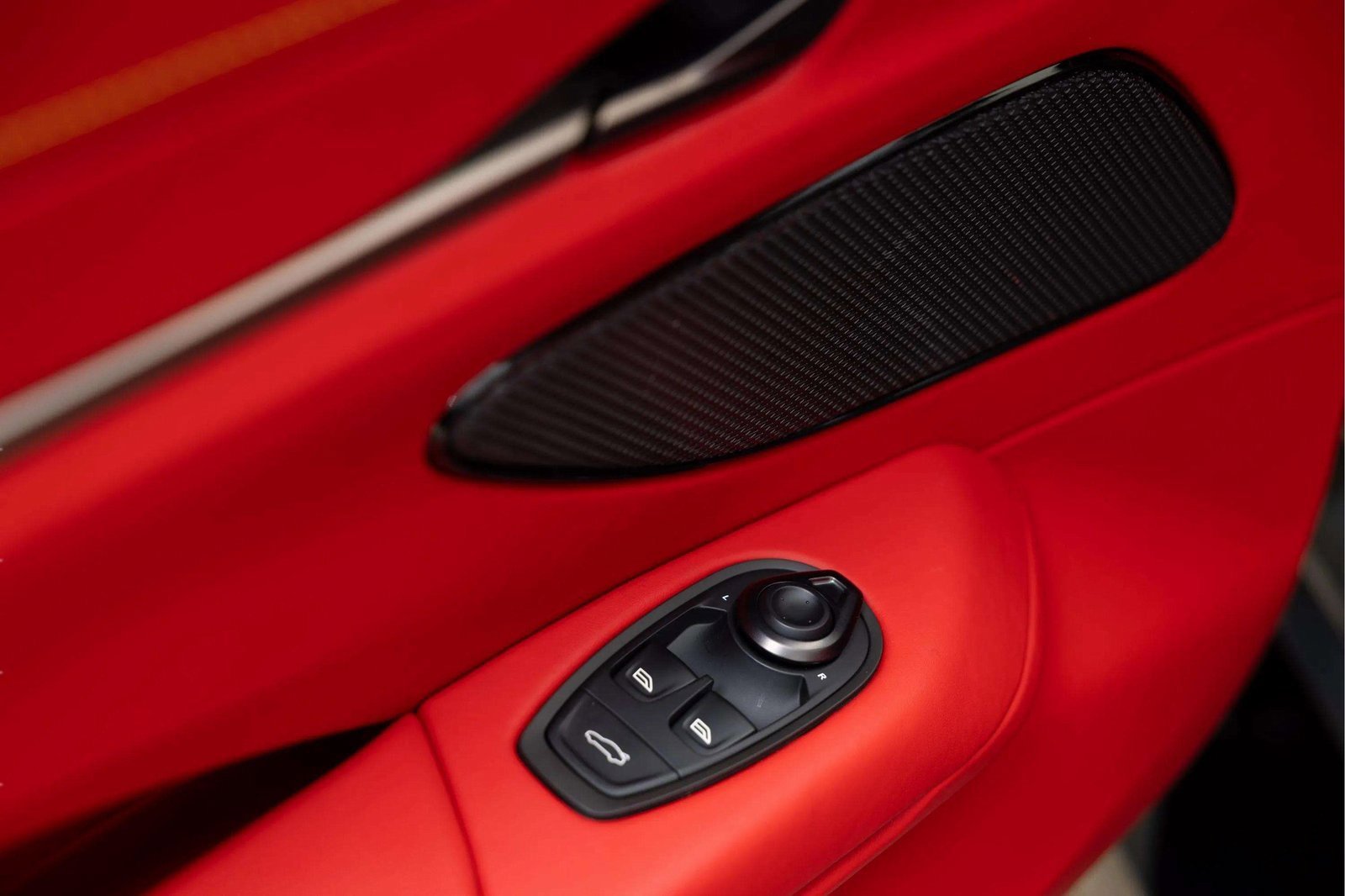 New 2026 Aston Martin V8 Vantage Roadster image 28