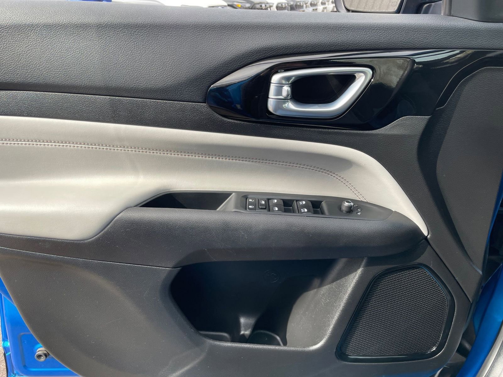 Used 2025 Jeep Compass Limited image 18