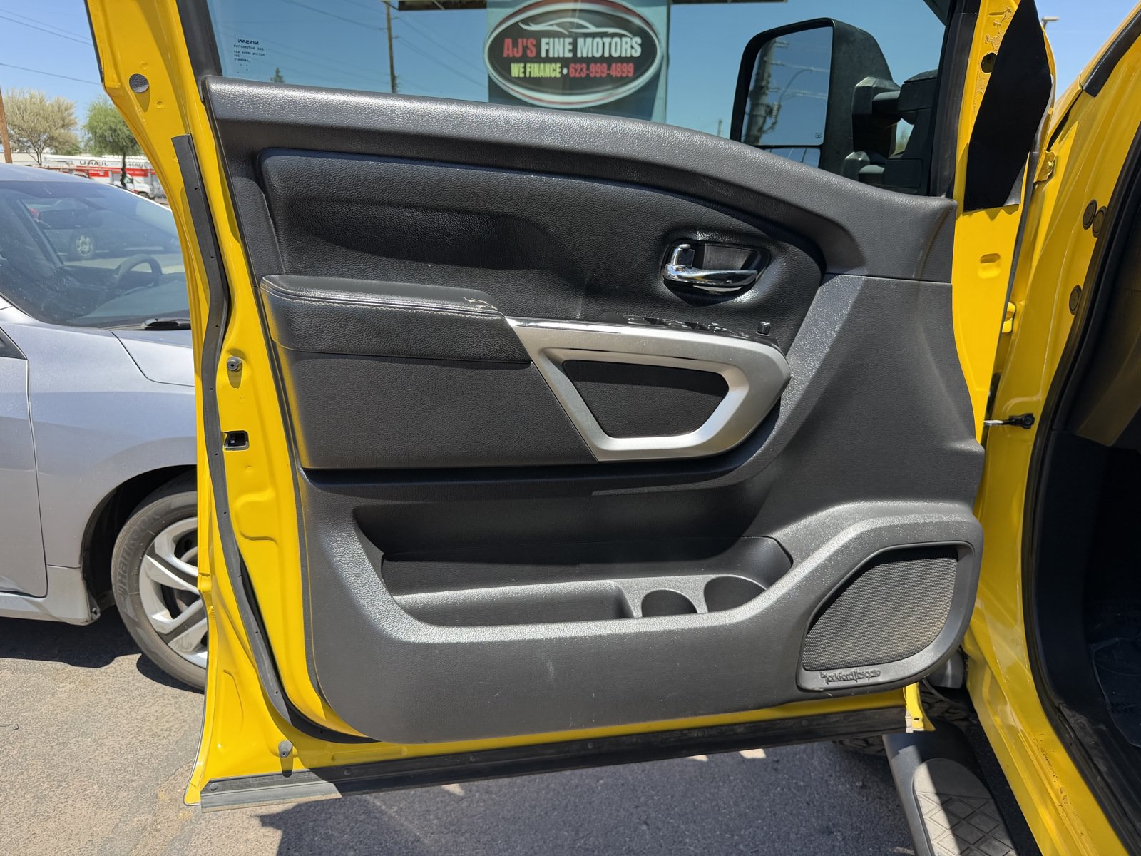 Used 2016 Nissan Titan PRO-4X AWD/4WD image 6
