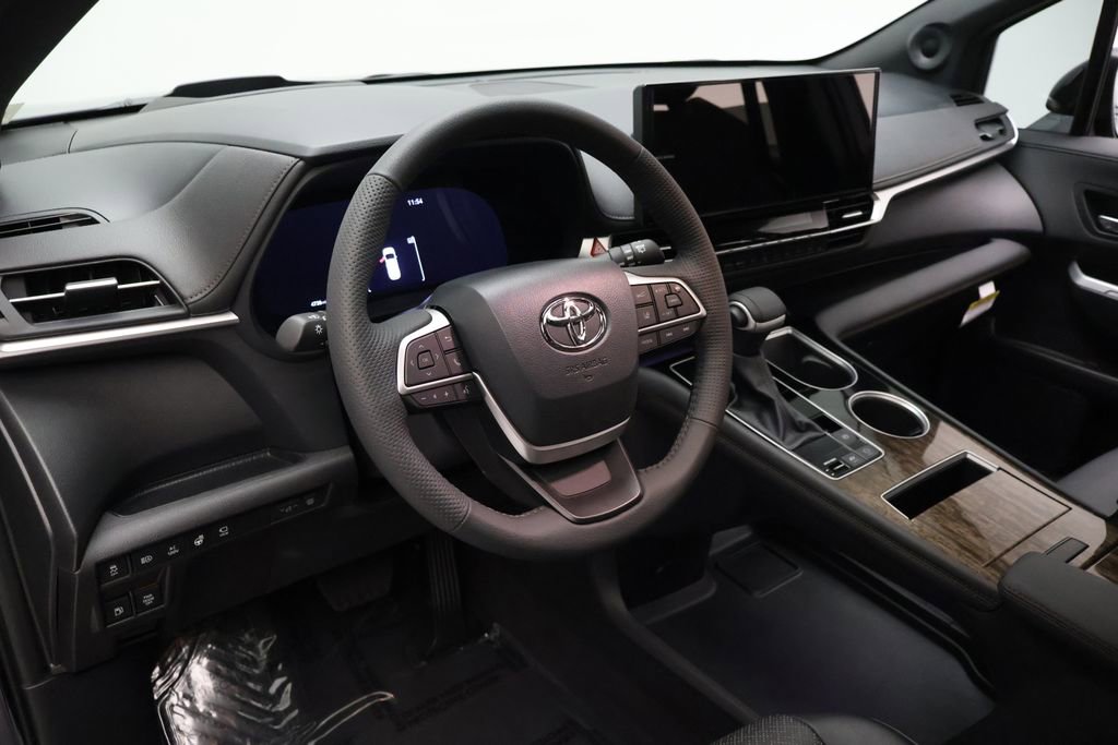 Certified 2025 Toyota Sienna Platinum image 15