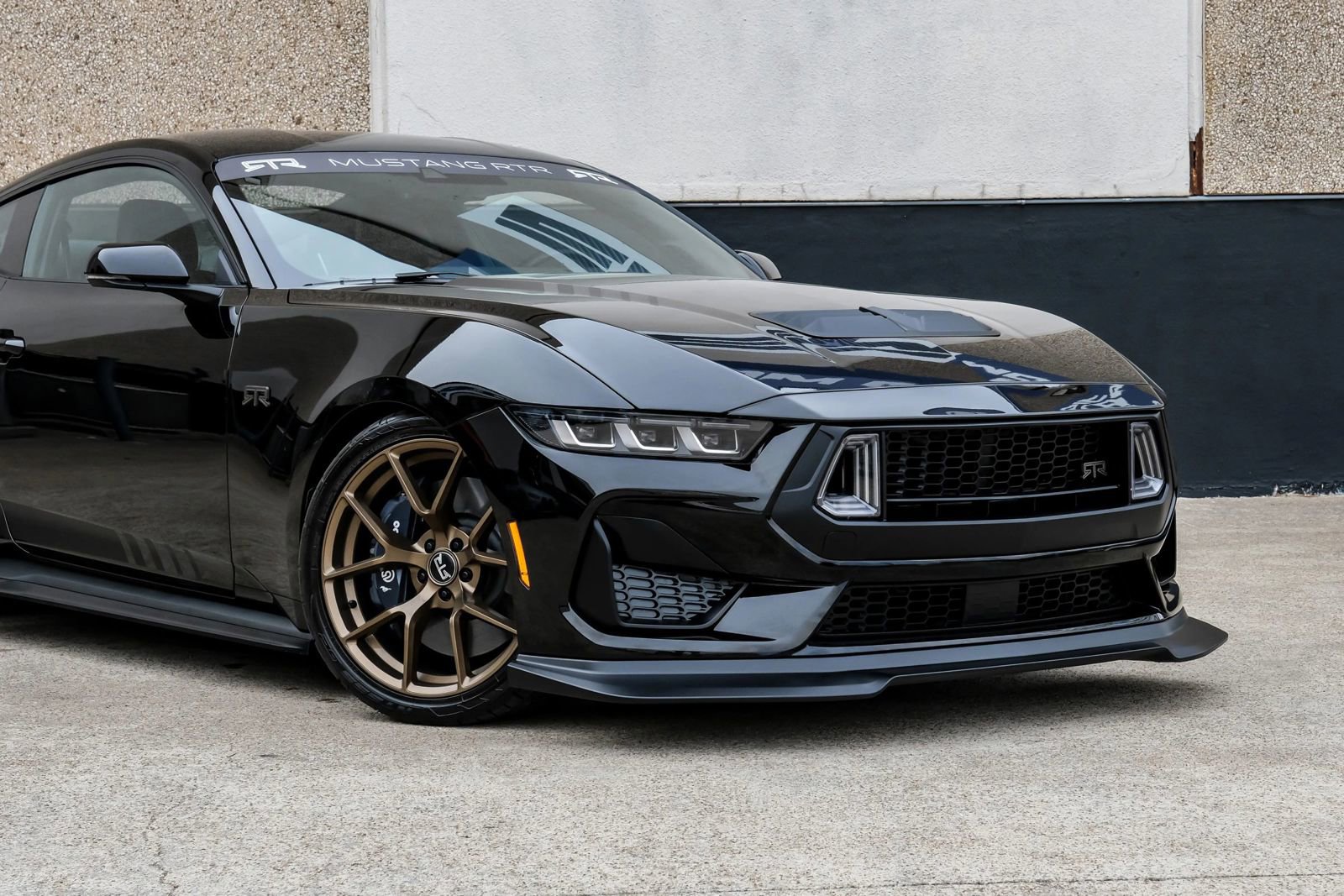 Used 2024 Ford Mustang GT Premium w/ GT Performance Package RWD image 7