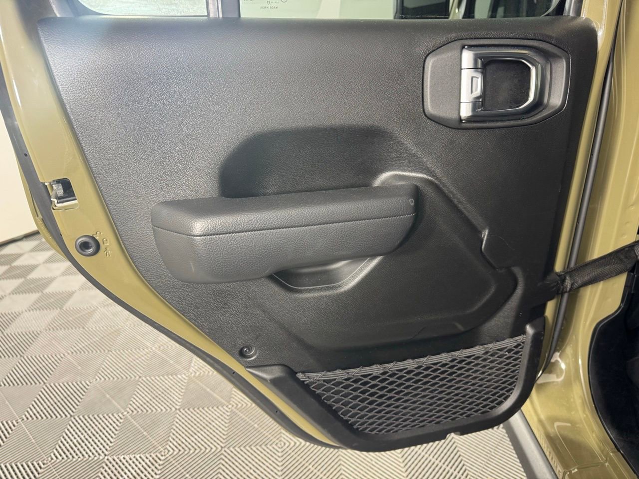 Used 2025 Jeep Wrangler Unlimited Rubicon image 24