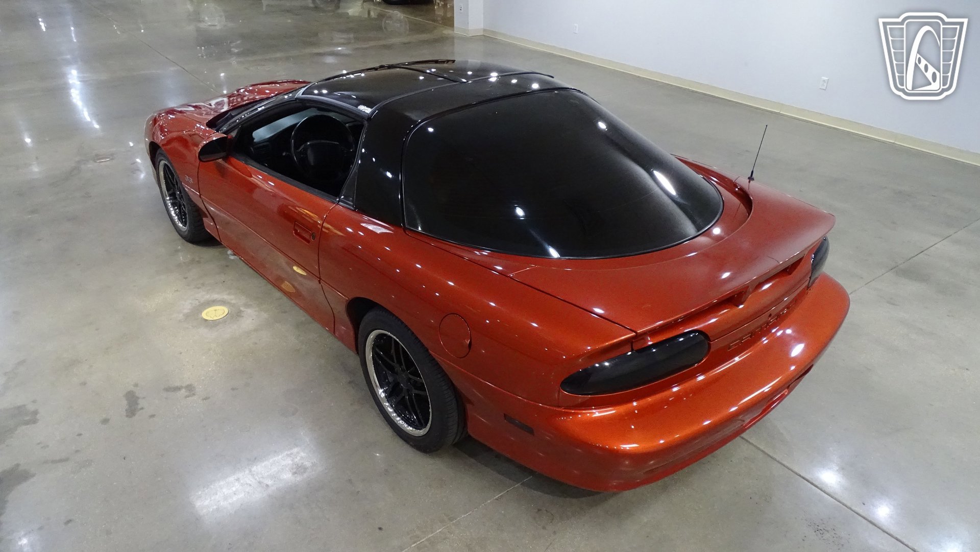 Used 2001 Chevrolet Camaro Z28 w/ SS Performance/Appearance Pkg RWD image 8