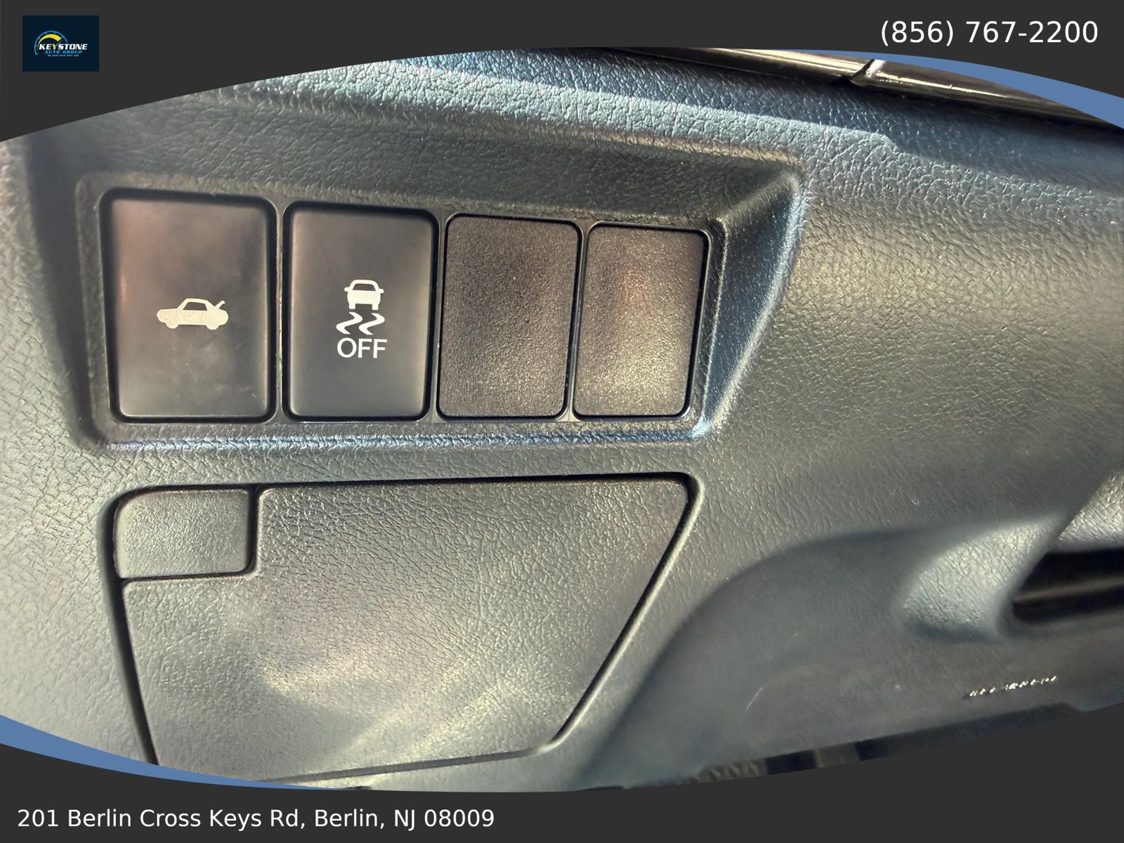 Used 2015 Toyota Avalon XLE FWD image 29