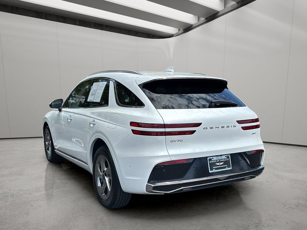 Certified 2026 Genesis GV70 2.5T Advanced AWD/4WD image 3