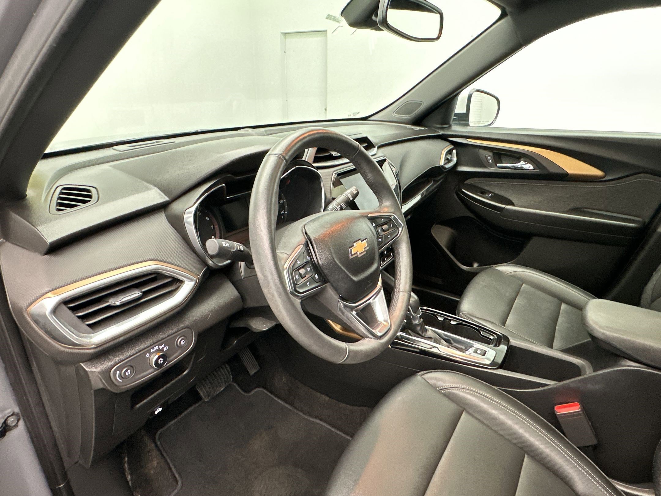 Certified 2023 Chevrolet TrailBlazer ACTIV w/ Sun and Liftgate Package AWD/4WD image 4