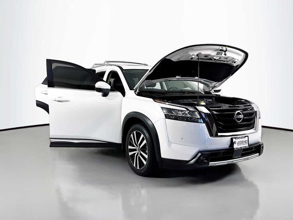 Used 2023 Nissan Pathfinder Platinum w/ Cargo Package image 21