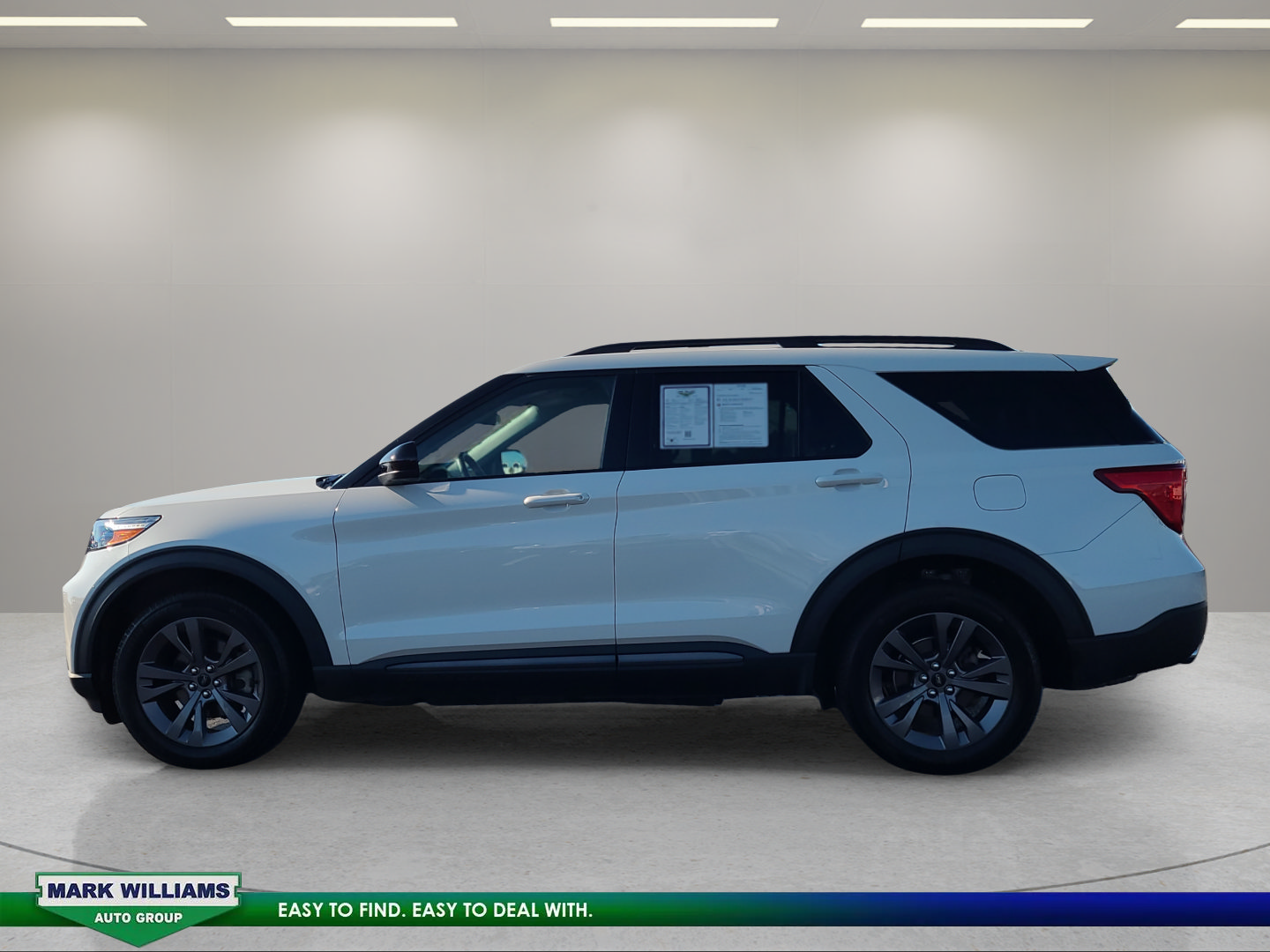 Certified 2022 Ford Explorer XLT w/ Equipment Group 202A AWD/4WD image 7