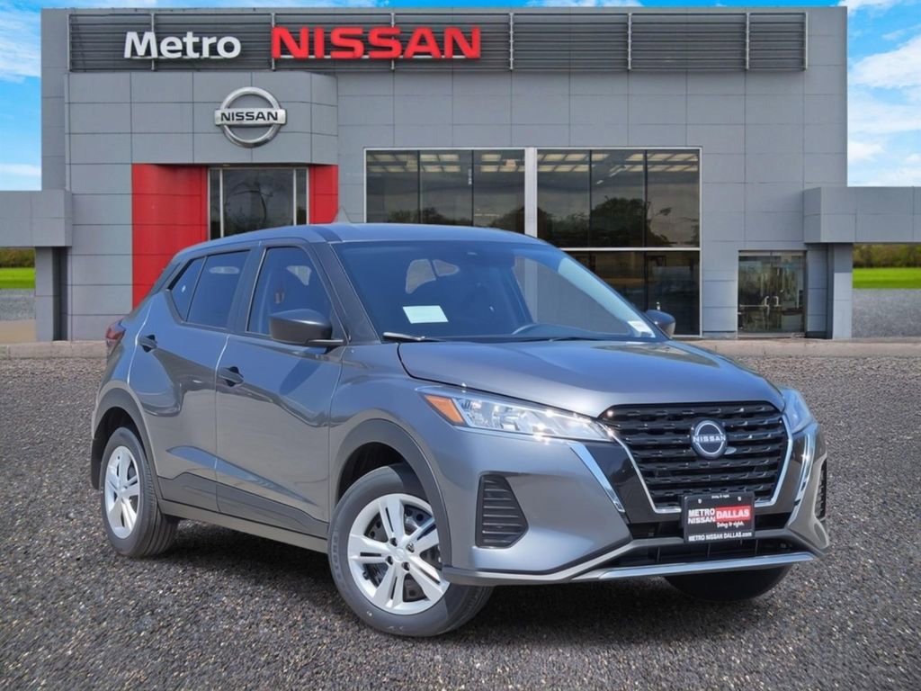 New 2025 Nissan Kicks Play S