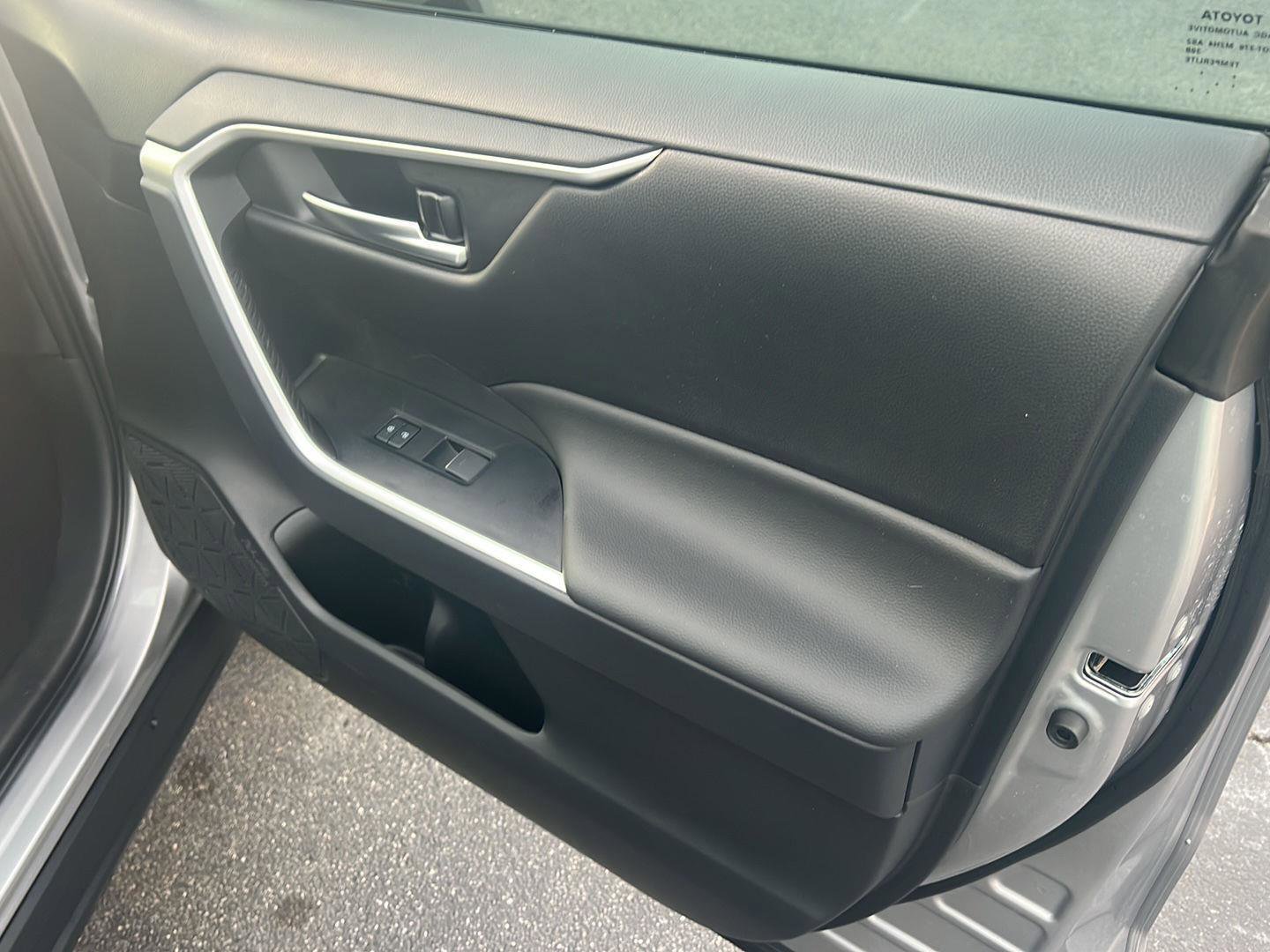 Certified 2025 Toyota RAV4 XLE Premium image 14