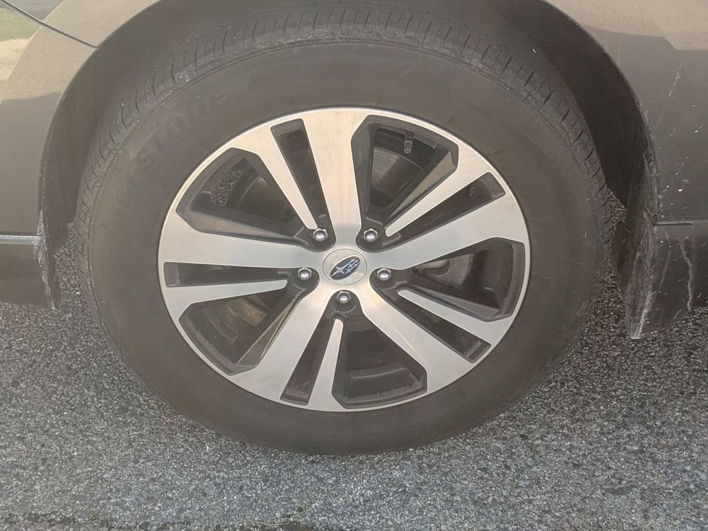 Used 2018 Subaru Outback 3.6R Limited AWD/4WD image 9