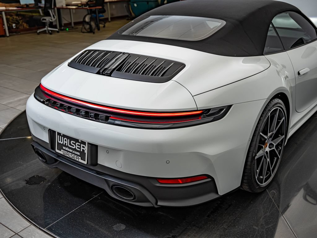 Certified 2025 Porsche 911 Carrera RWD image 22