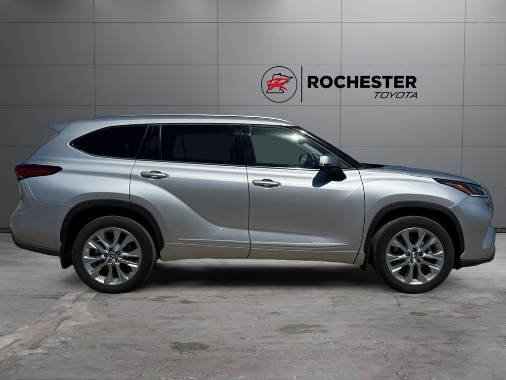 Used 2023 Toyota Highlander Limited AWD/4WD image 6