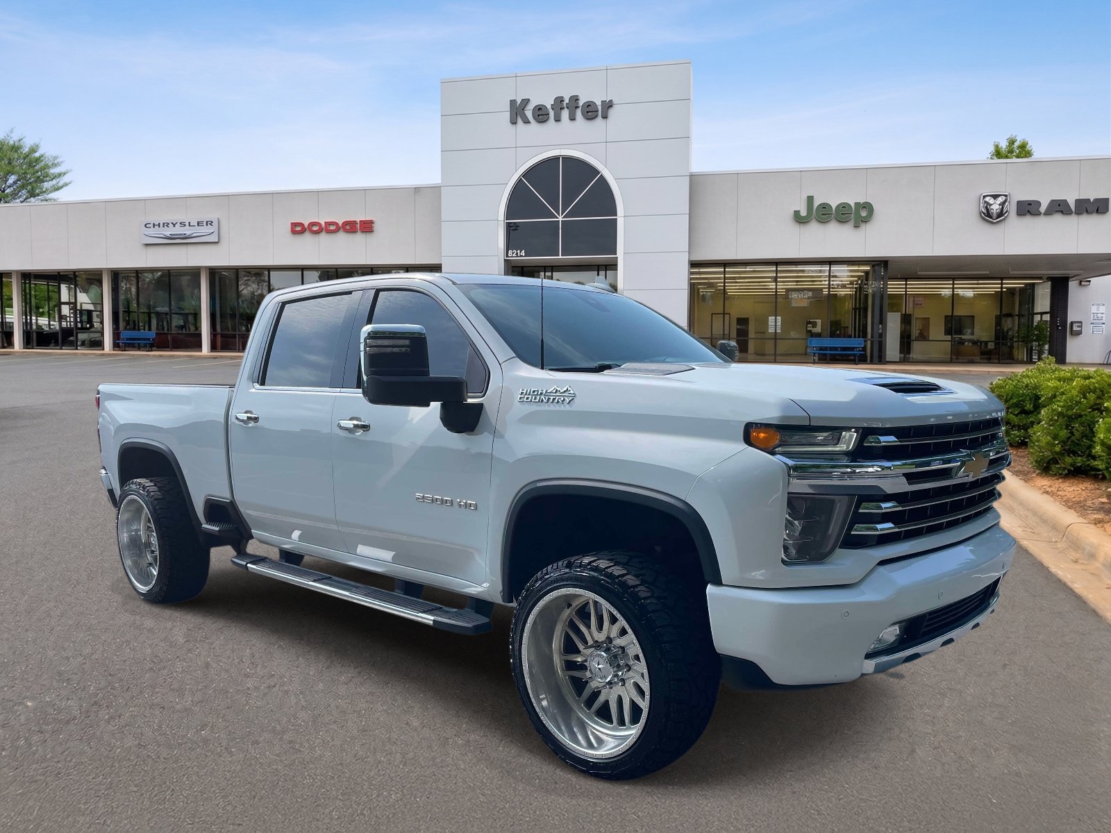 Used 2020 Chevrolet Silverado 2500 High Country w/ Technology Package AWD/4WD image 2