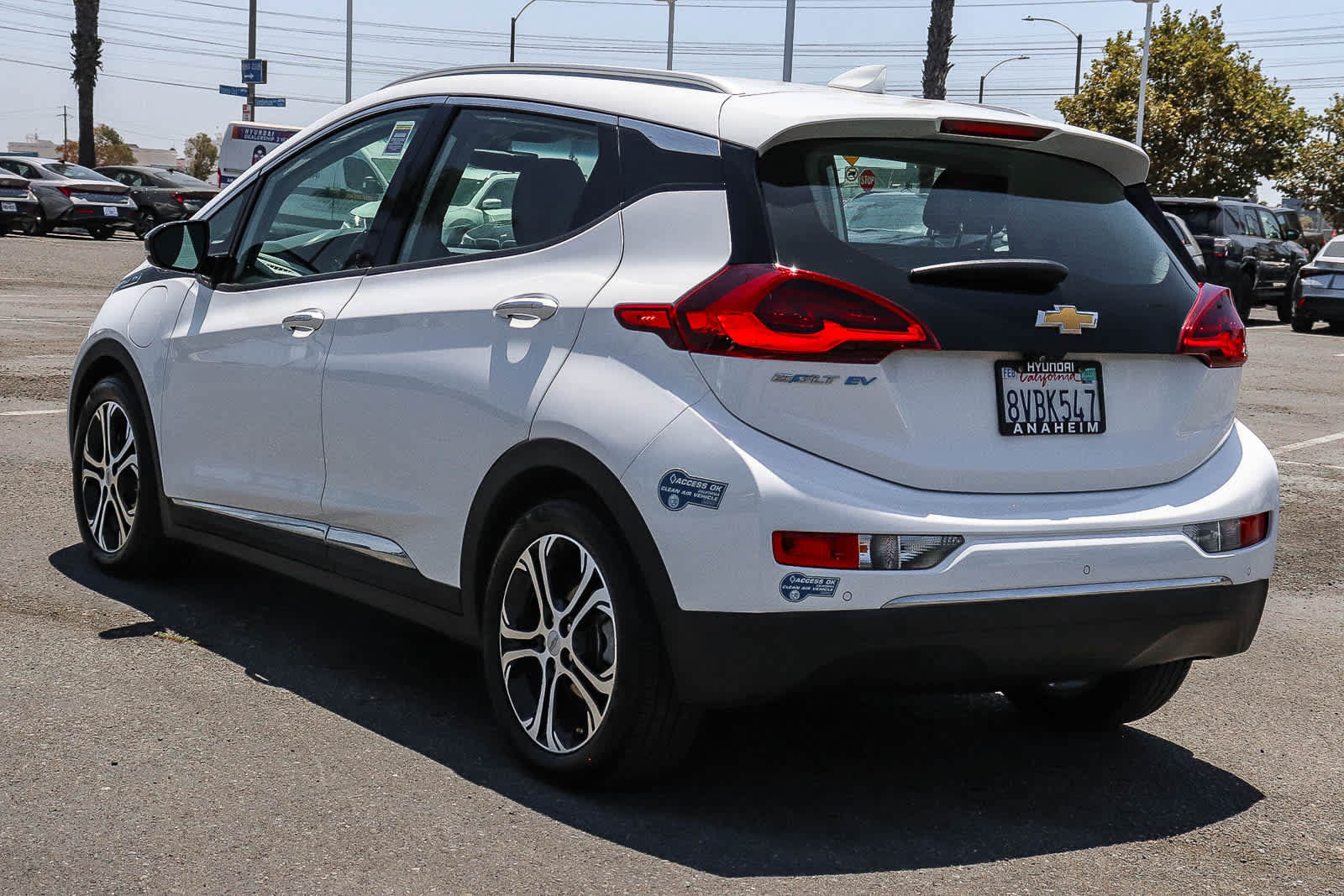 Used 2020 Chevrolet Bolt Premier FWD image 9