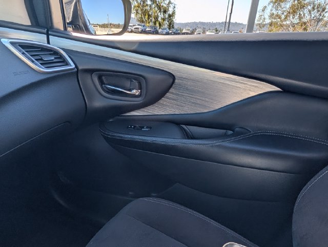 Used 2017 Nissan Murano S AWD/4WD image 22