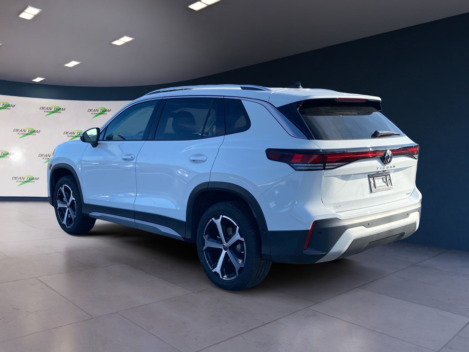 New 2026 Volkswagen Tiguan SE AWD/4WD image 4