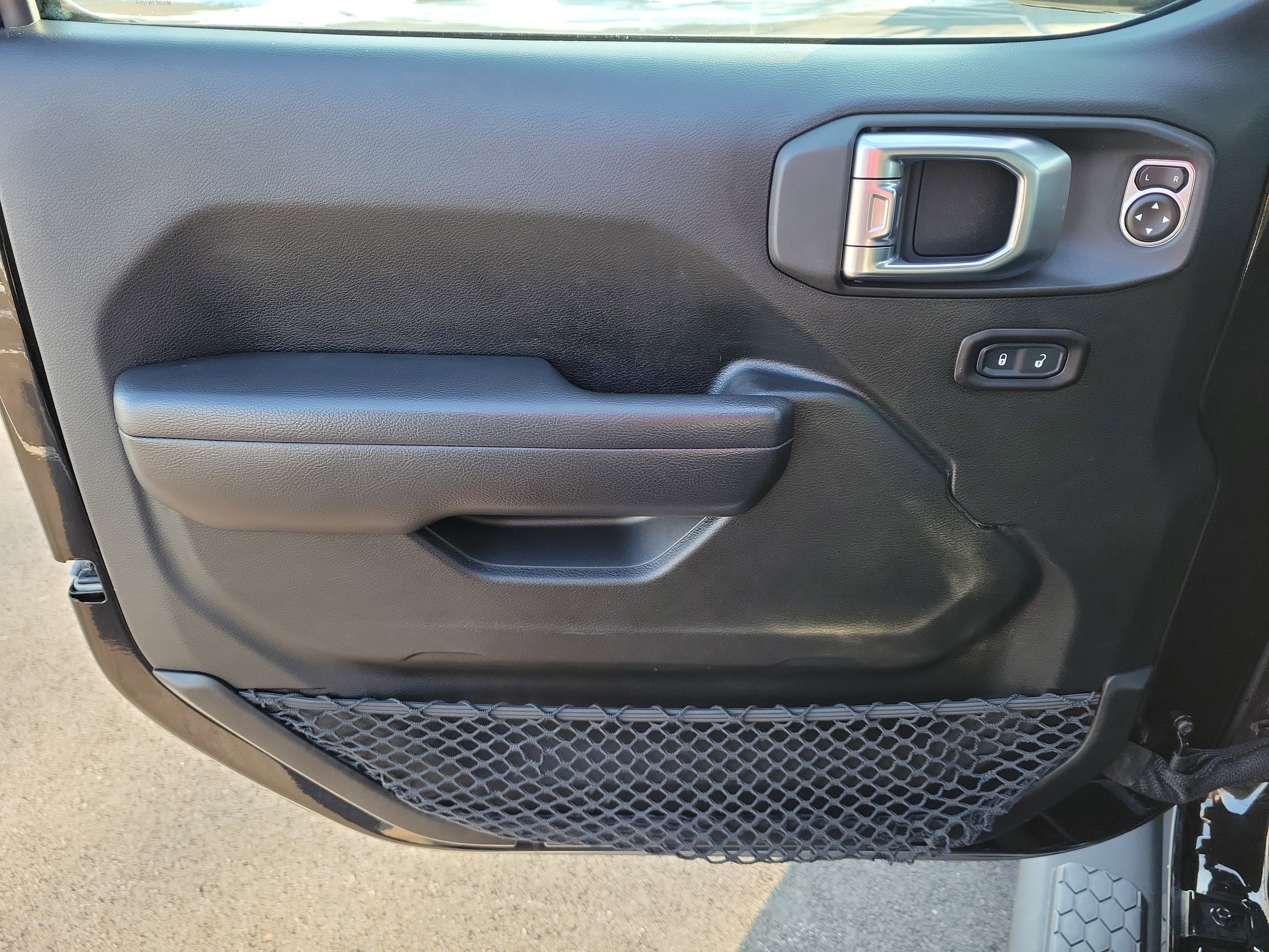 Used 2018 Jeep Wrangler Unlimited Sport S image 18