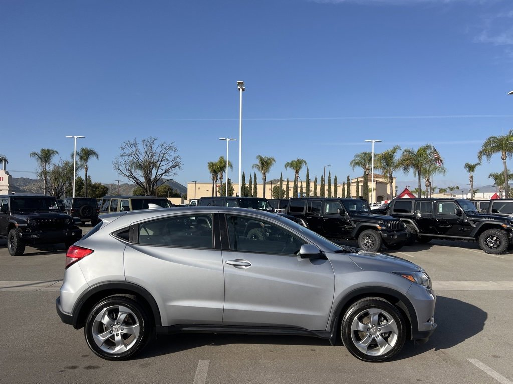 Used 2017 Honda HR-V LX image 9
