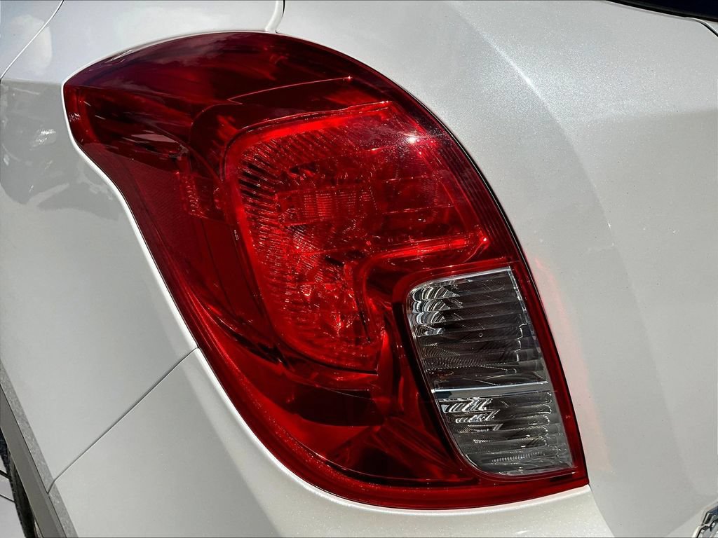 Used 2014 Buick Encore Leather FWD image 25