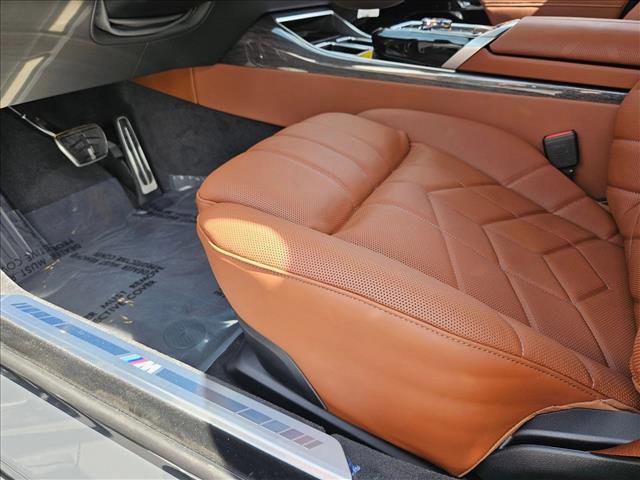 New 2026 BMW 740i w/ Premium Package RWD image 4
