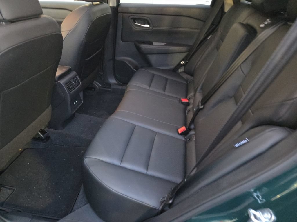 Used 2026 Nissan Rogue Dark Armor FWD image 3