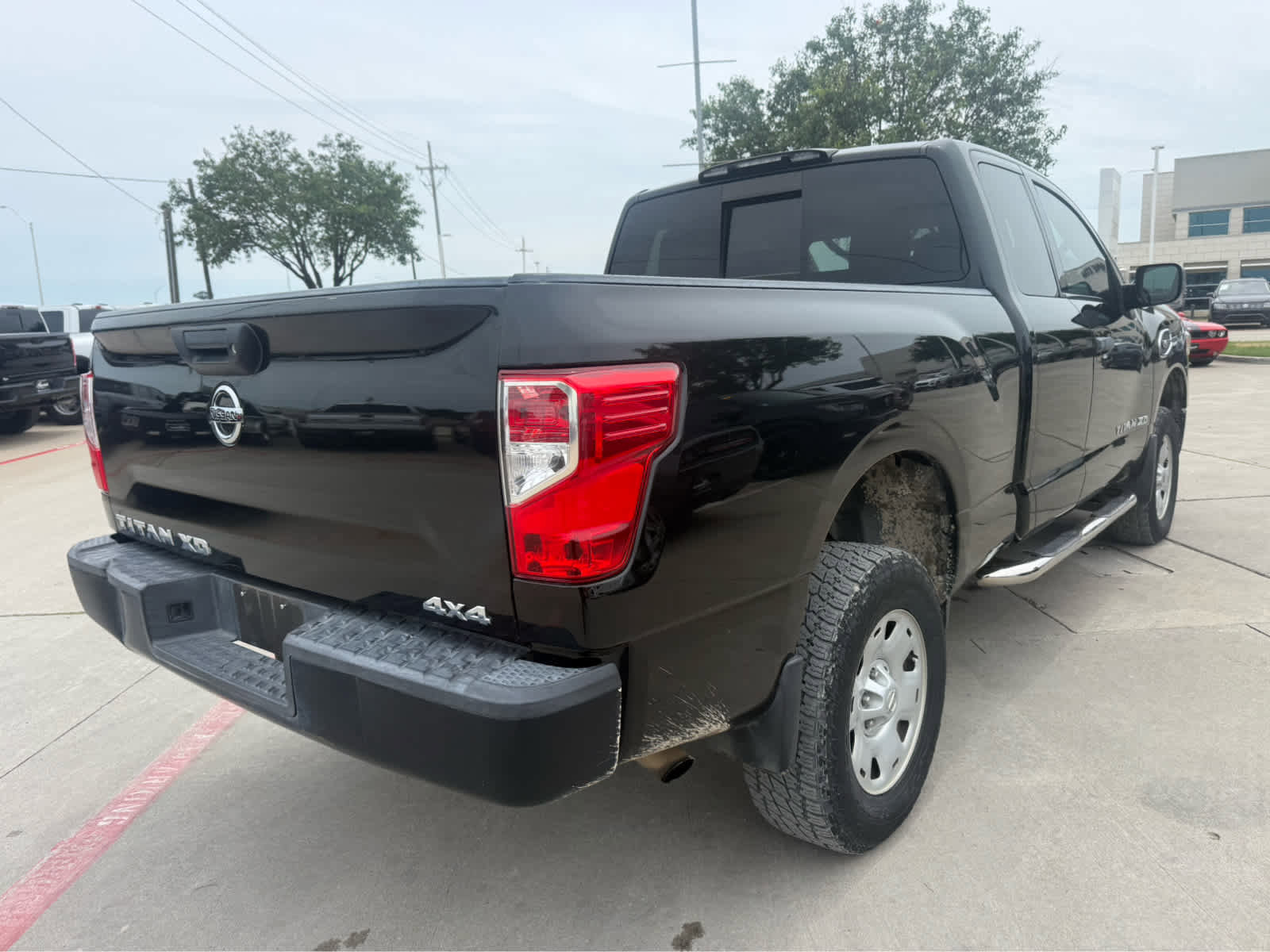 Used 2017 Nissan Titan S AWD/4WD image 4