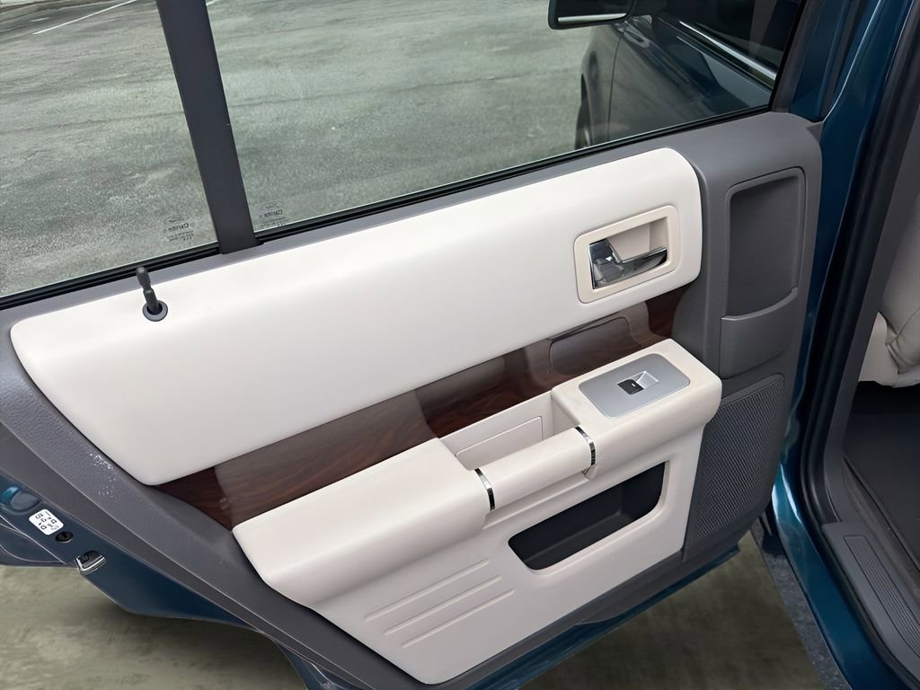 Used 2011 Ford Flex SEL w/ Rapid Spec Order Code image 19