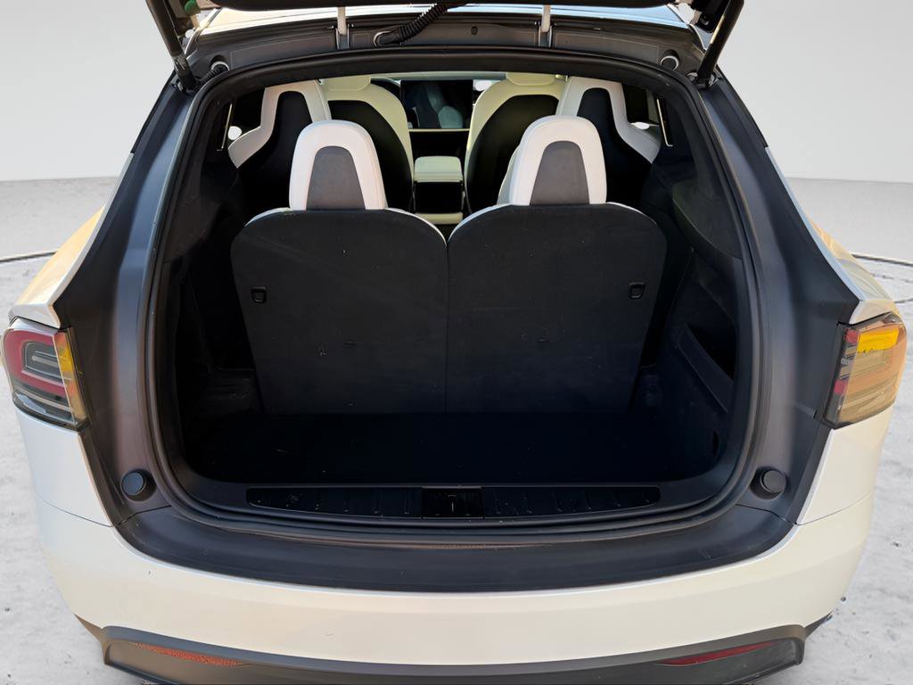 Used 2023 Tesla Model X Plaid image 24