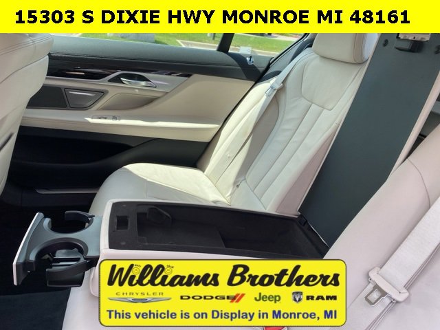 Used 2018 BMW 740i xDrive image 27