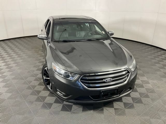 Used 2015 Ford Taurus Limited w/ Equipment Group 301A AWD/4WD image 34