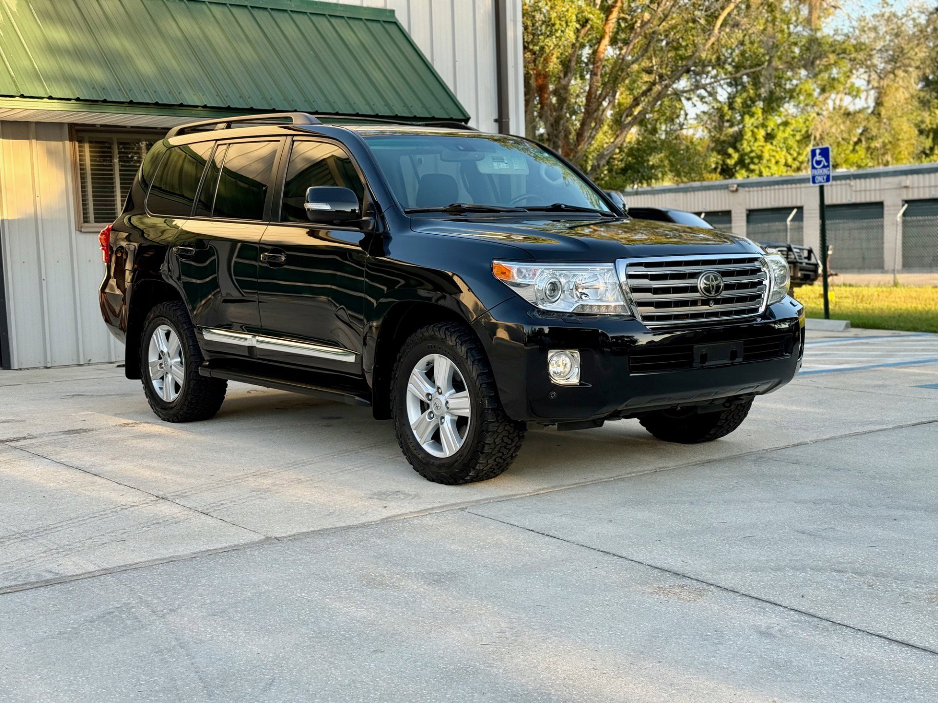 Used 2013 Toyota Land Cruiser image 3