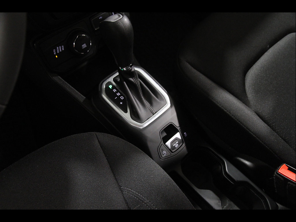 Used 2023 Jeep Renegade Latitude AWD/4WD image 16