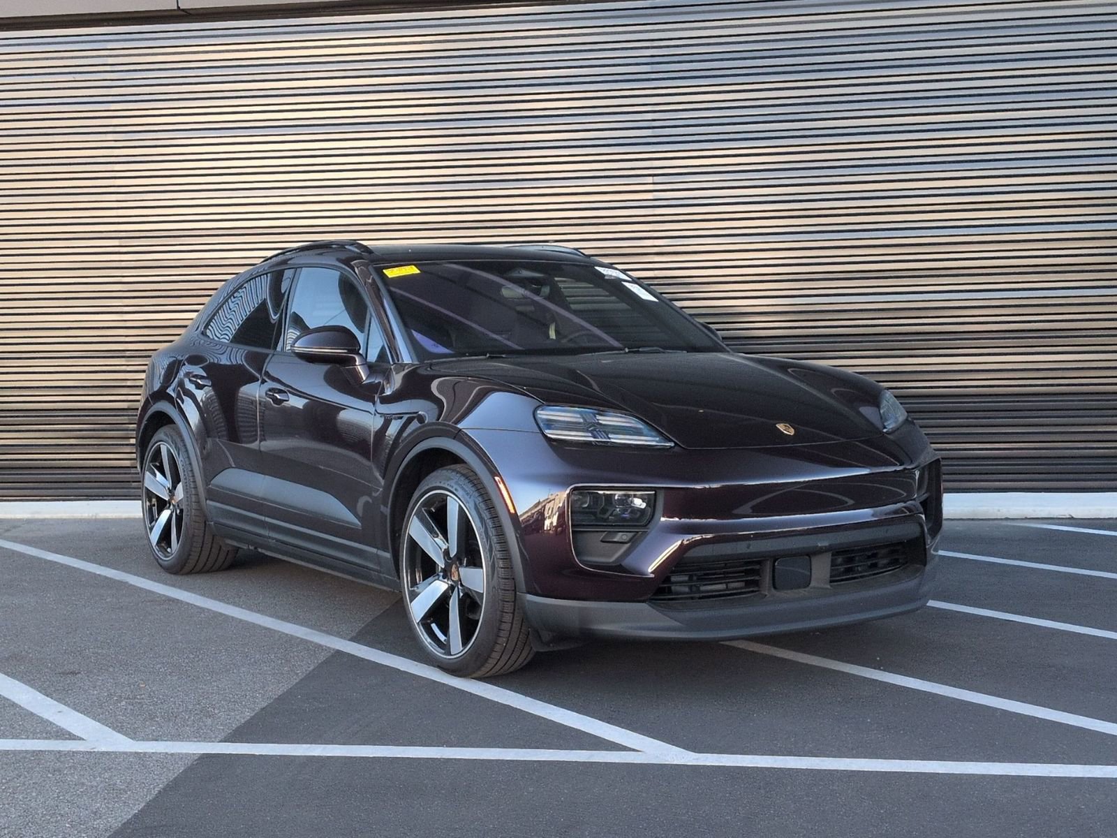 Certified 2025 Porsche Macan 4 Electric image 7