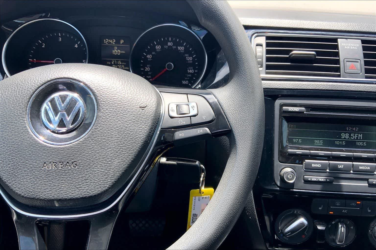 Used 2015 Volkswagen Jetta TDI S FWD image 24