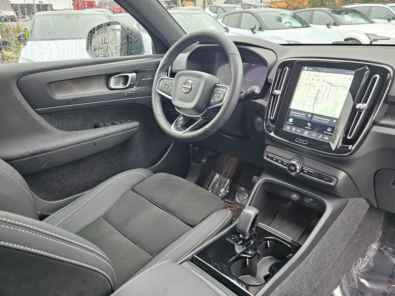 Certified 2023 Volvo XC40 Recharge Ultimate image 10