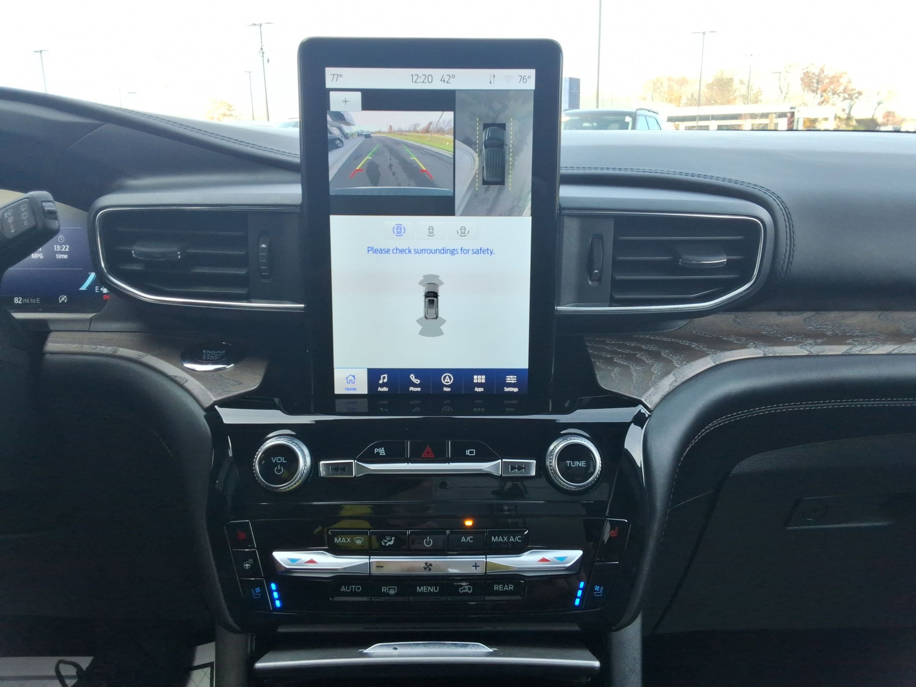 Used 2022 Ford Explorer Platinum w/ Equipment Group 601A image 17