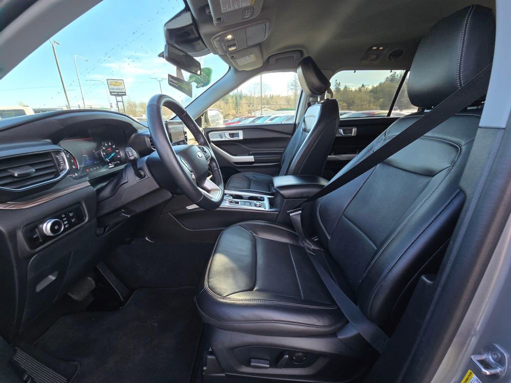Used 2023 Ford Explorer Limited image 16