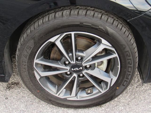 Used 2023 Kia Forte LXS image 11