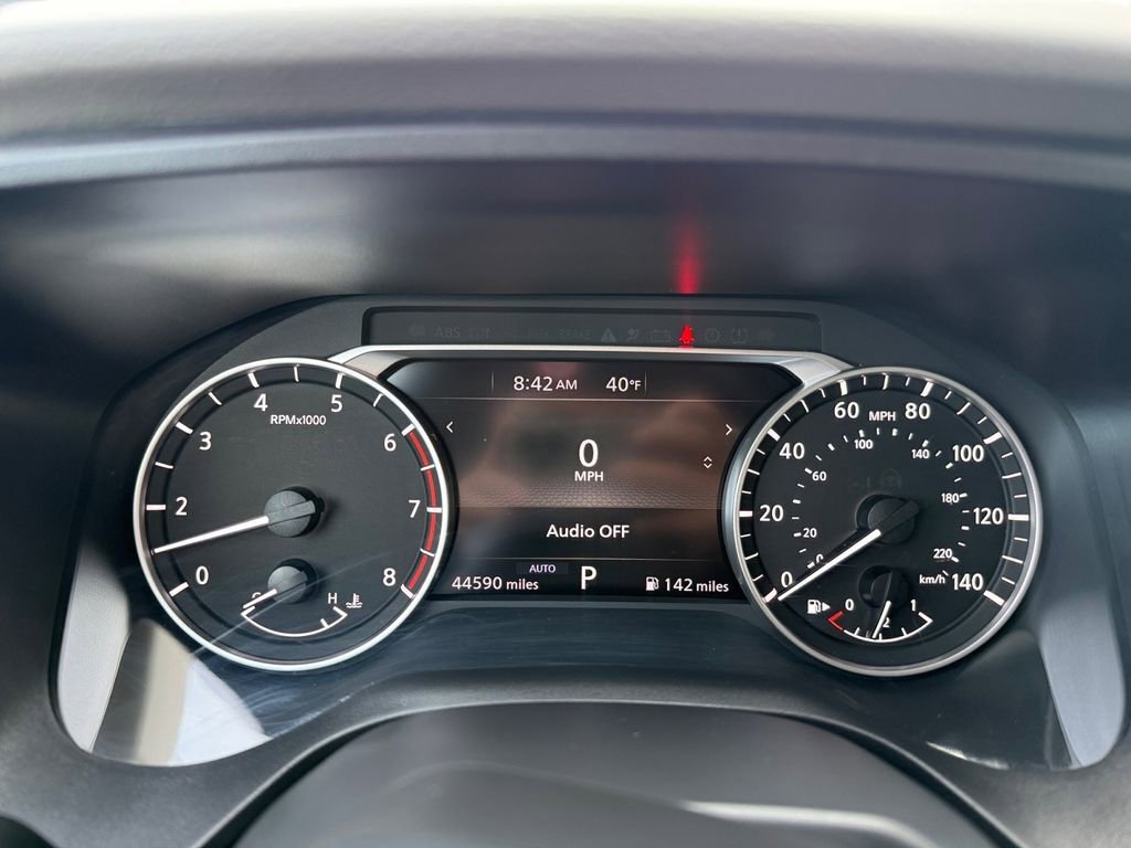 Used 2025 Nissan Rogue SV AWD/4WD image 16