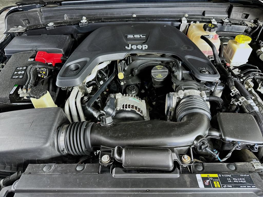 Certified 2020 Jeep Gladiator Sport AWD/4WD image 36