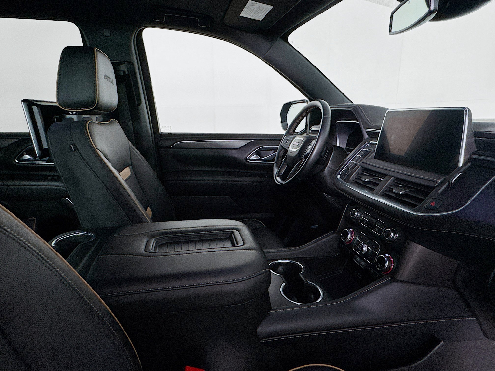 Used 2023 GMC Yukon AT4 AWD/4WD image 50