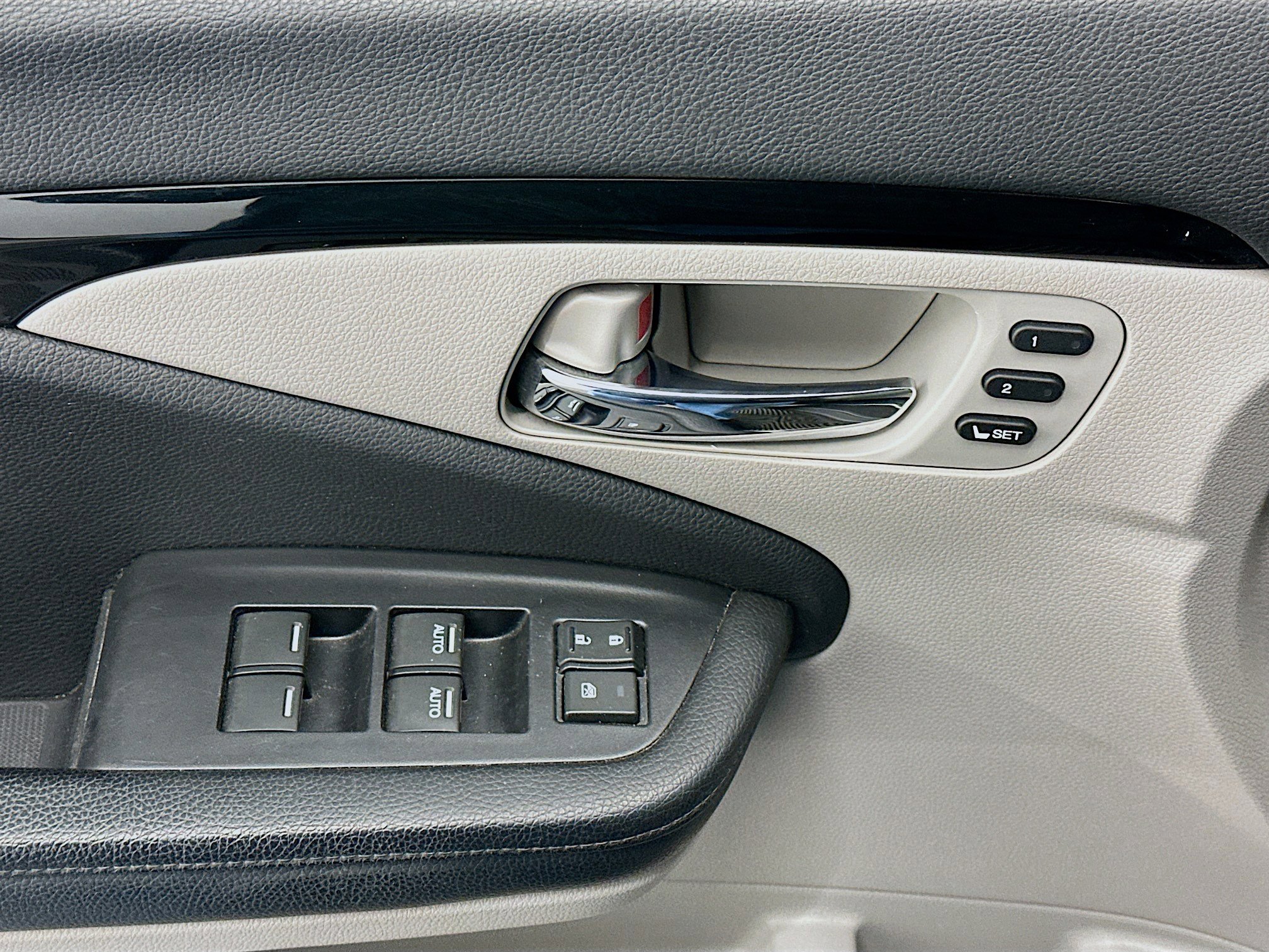 Used 2019 Honda Pilot Touring image 15