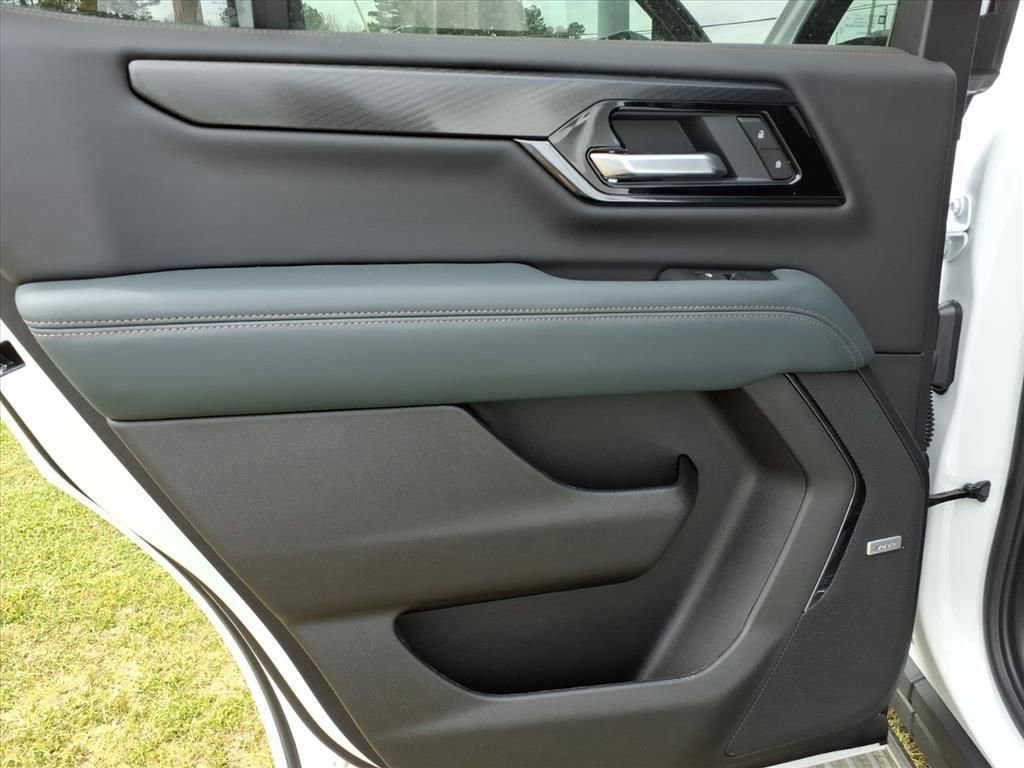 New 2026 GMC Yukon AT4 w/ AT4 Premium Plus Package image 19