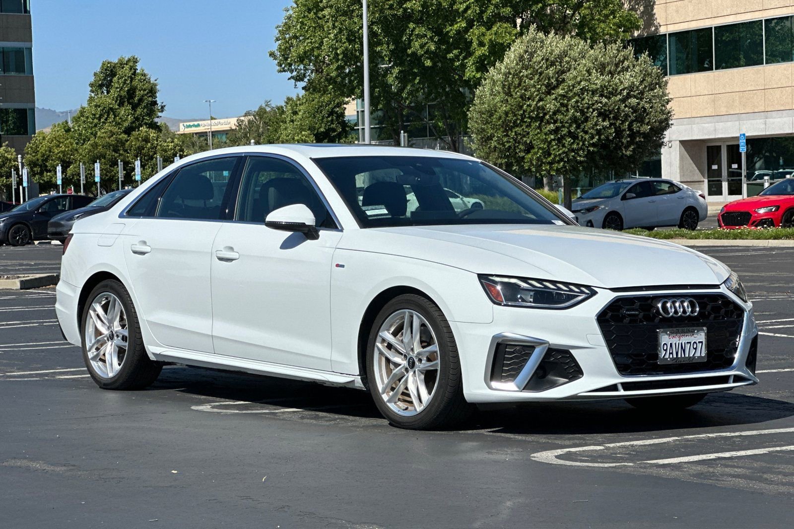 Used 2022 Audi A4 2.0T Premium Plus w/ Premium Plus Package AWD/4WD image 2
