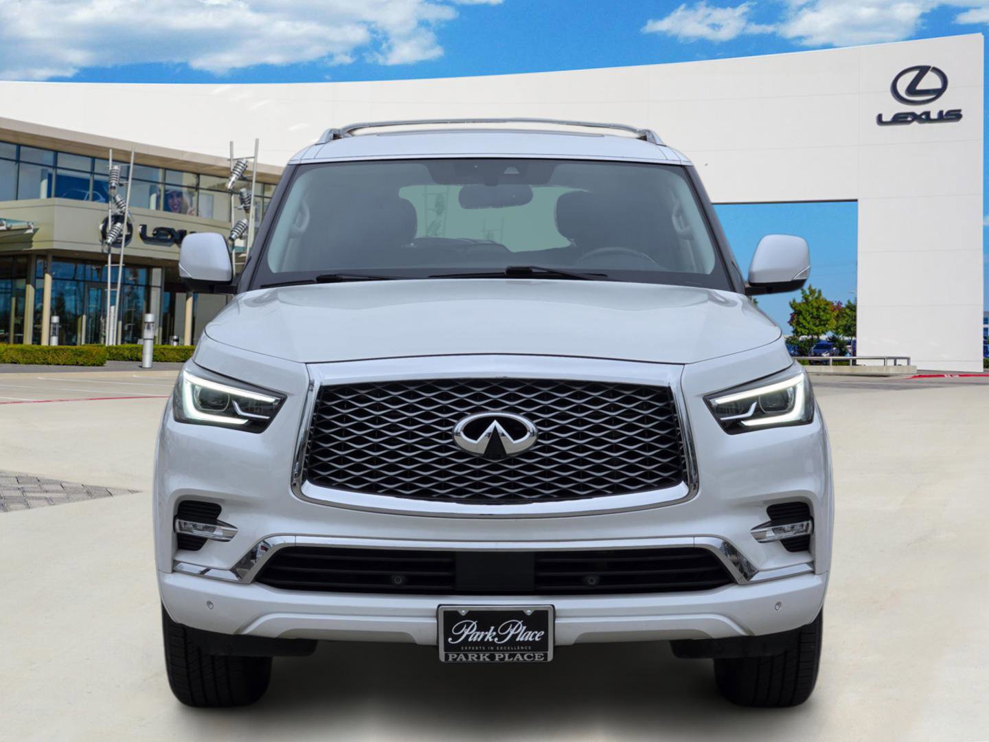 Used 2019 INFINITI QX80 Luxe w/ Proassist Package image 2