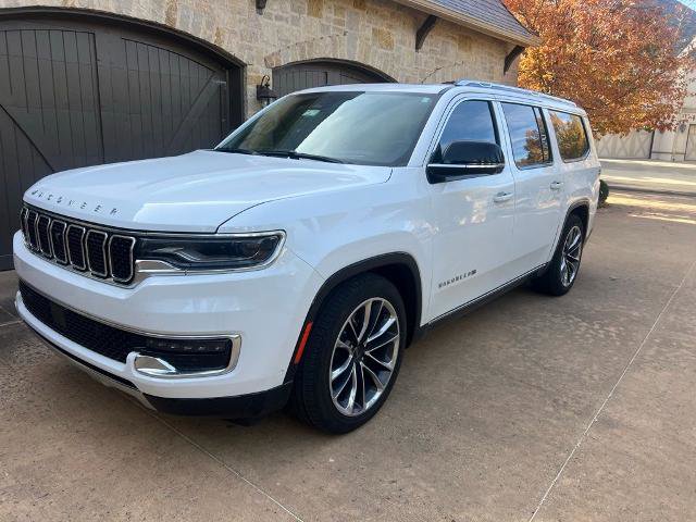 Used 2023 Jeep Wagoneer L Series III w/ Premium Group I image 2