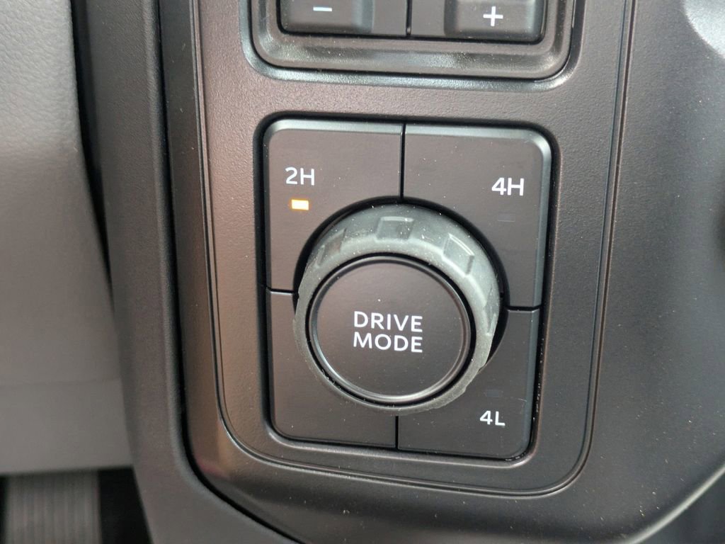 New 2025 Ford F550 4x4 Regular Cab Super Duty image 17