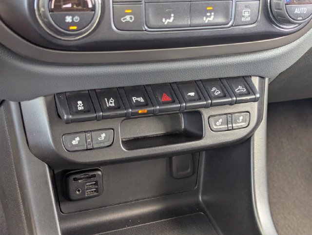Used 2021 Chevrolet Colorado Z71 w/ Safety Package AWD/4WD image 27